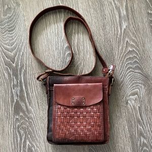 Ashwood genuine leather cross body purse.